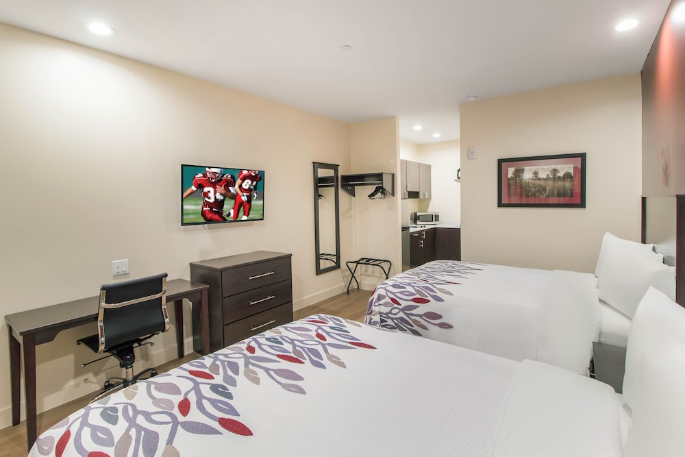 Red Roof Inn Houston Willowbrook - photo 20
