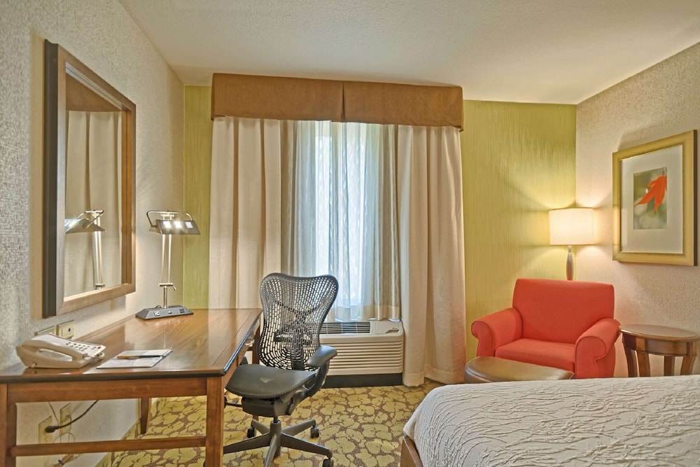 Hilton Garden Inn Mt. Laurel - photo 12
