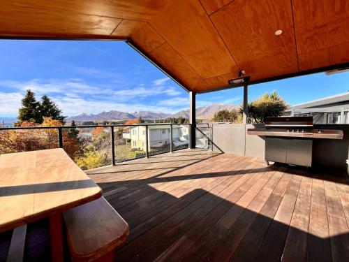 Starlake Lake Tekapo in Lake Tekapo, New Zealand