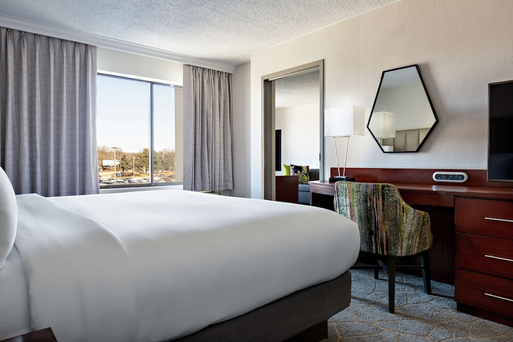 DoubleTree by Hilton Fairfield Hotel & Suites - photo 18