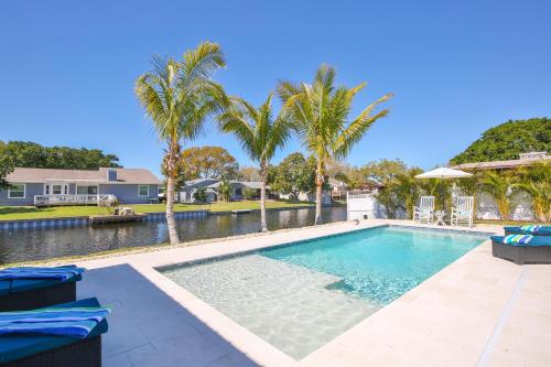 Boho Beach House — 4-Star Luxury Hotel in Bradenton, United States