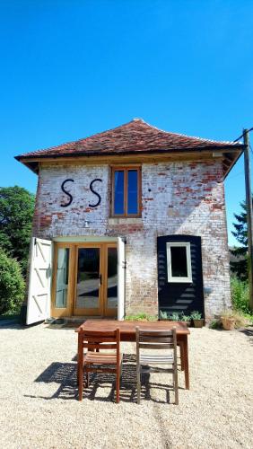 The Dovecote unique self contained 1bed renovated barn in Saffron Walden, United Kingdom