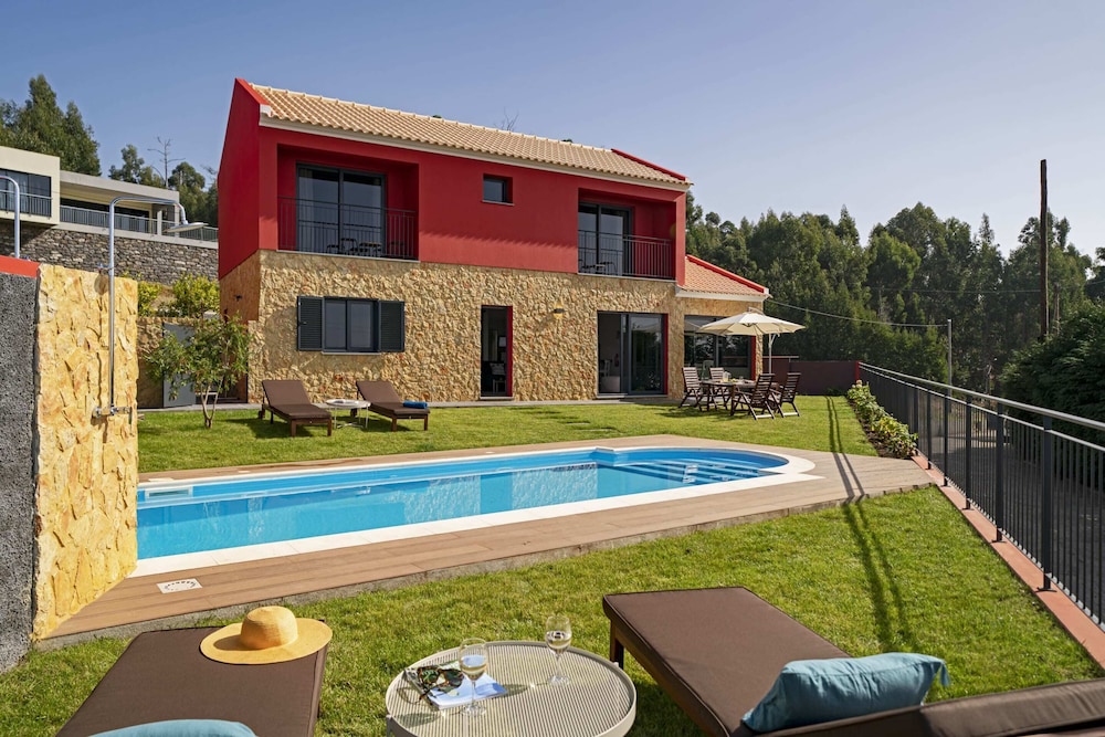 Felicidade Rocha I for Families With a Pool in Calheta, Portugal