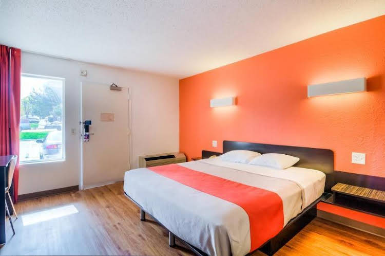 Motel 6 Bloomington Normal - photo 23