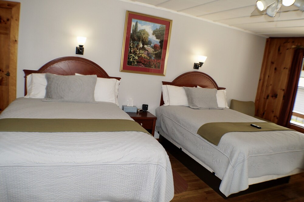 CedarWood Inn - photo 44