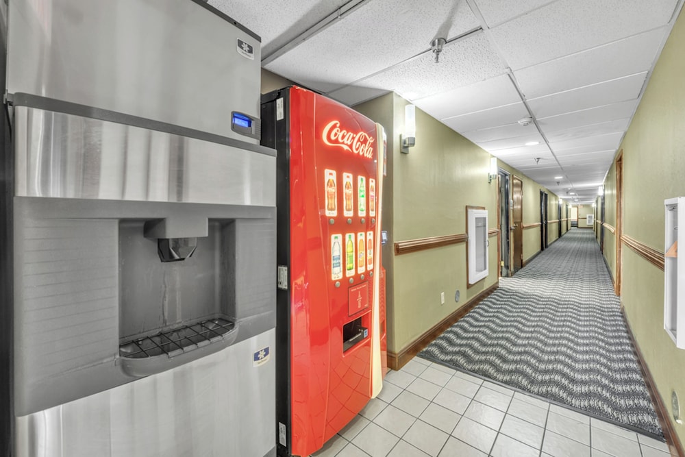 City Center Inn by OYO I 64 Newport News - photo 29