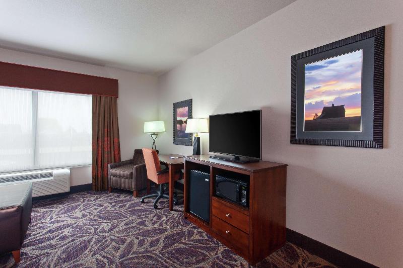 Hampton Inn Seattle Everett - photo 10