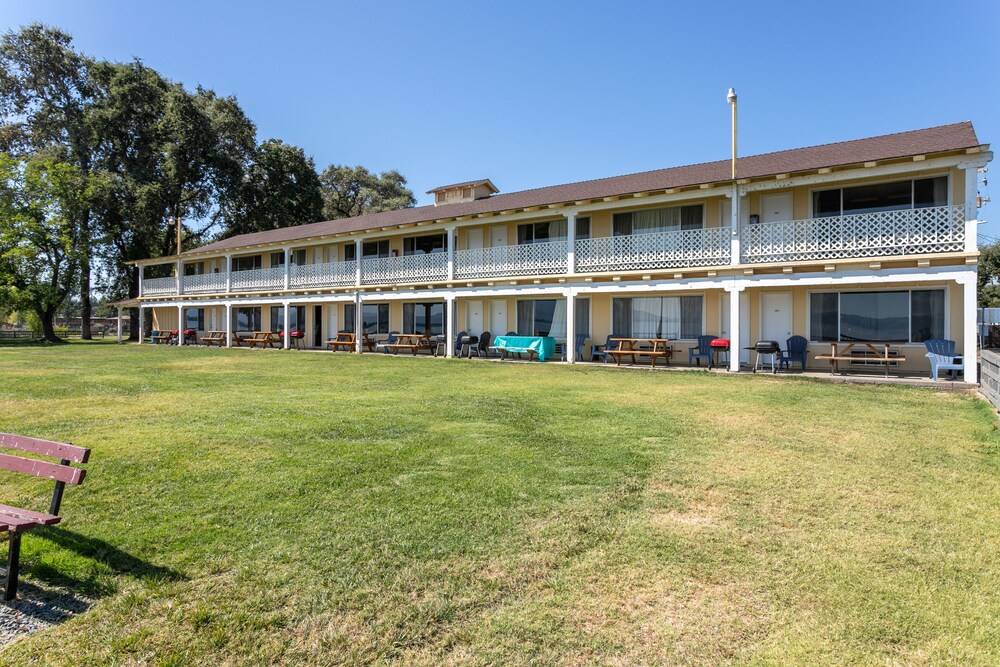Skylark Shores Resort - photo 85
