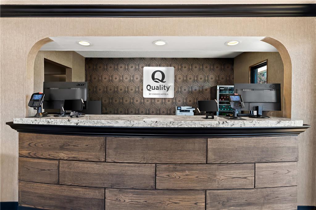 Quality Inn & Suites - photo 4