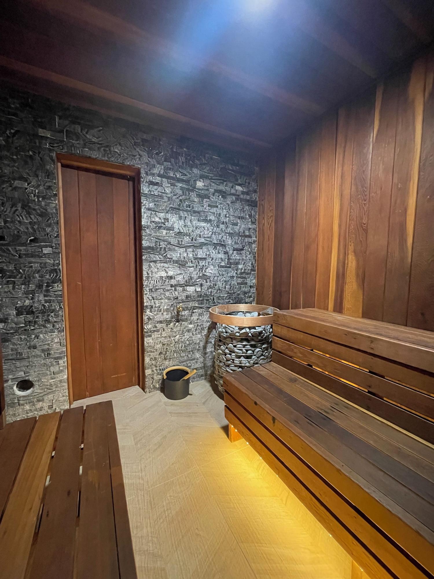 Inn at Highway 1 - photo 3