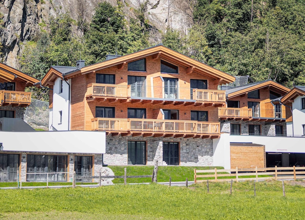 Tauernlodges Uttendorf By Alps Resorts — 4-Star Luxury Hotel in Uttendorf, Austria