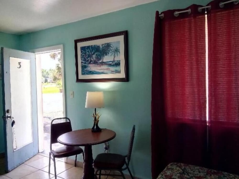 Skylark Motel - photo 21