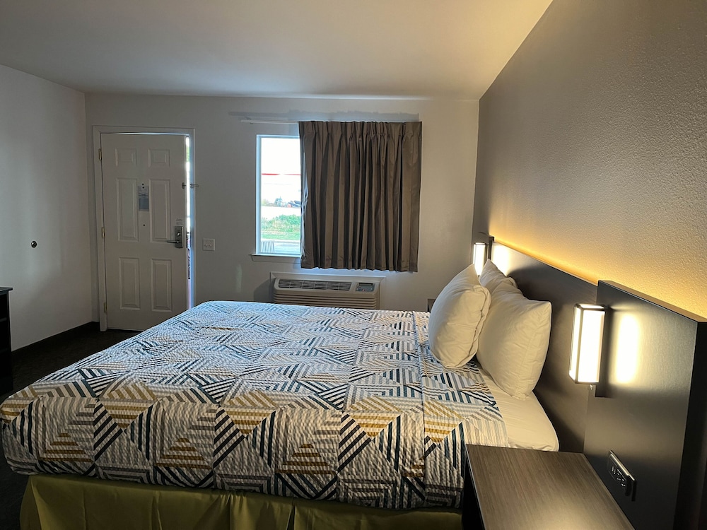 Motel 6 Junction TX Llano River - photo 66
