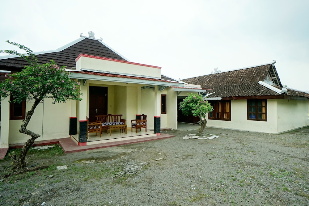 Spot On 2653 Omah Mbah Lurah Syariah in Sleman, Indonesia