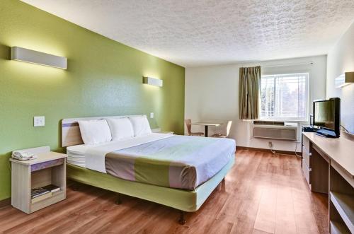 Economy Inn Pittsburgh Airport - photo 4