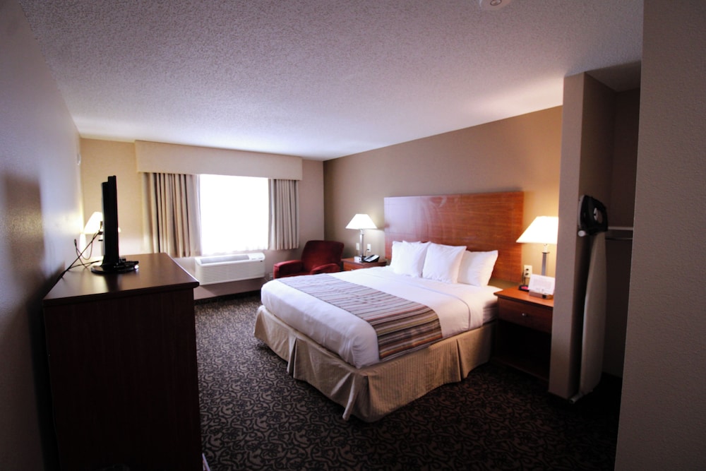 Canby Inn And Suites - photo 7