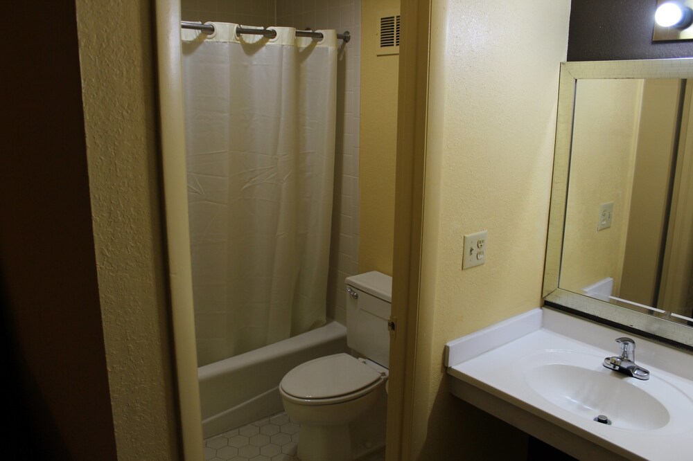 The Fitzgerald Inn - photo 13