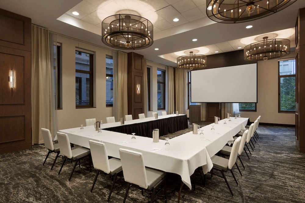 Embassy Suites By Hilton Pittsburgh Downtown - photo 53