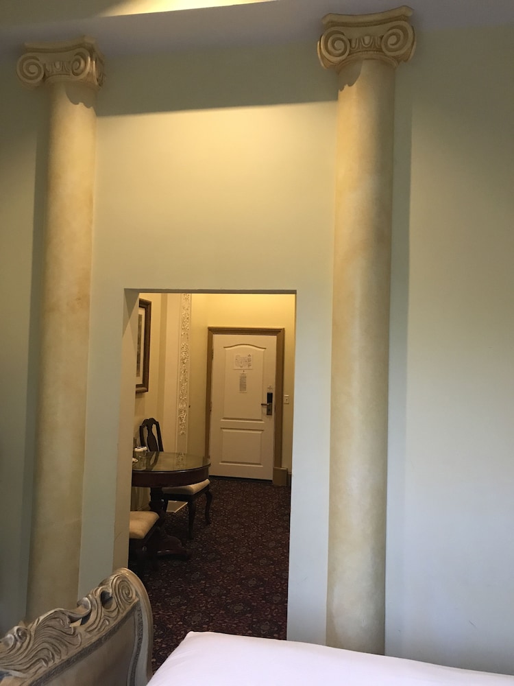 Chateau Avalon - photo 27