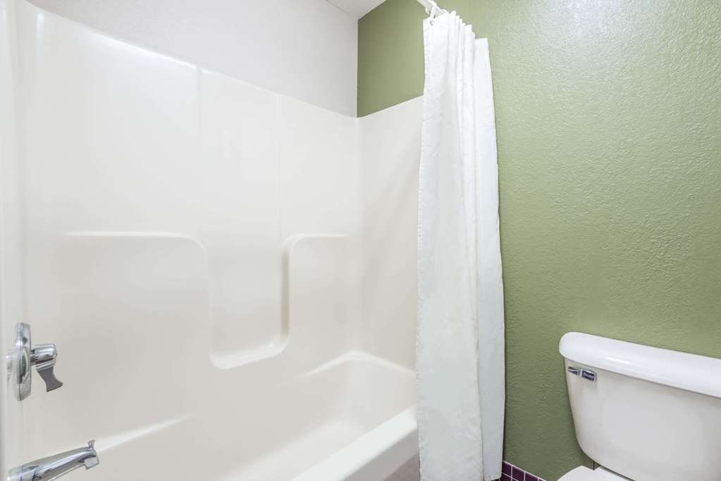 Super 8 by Wyndham Madison IN - photo 4