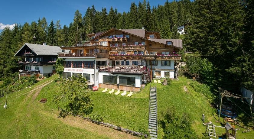 Frieden - carbon neutral hotel in Pill