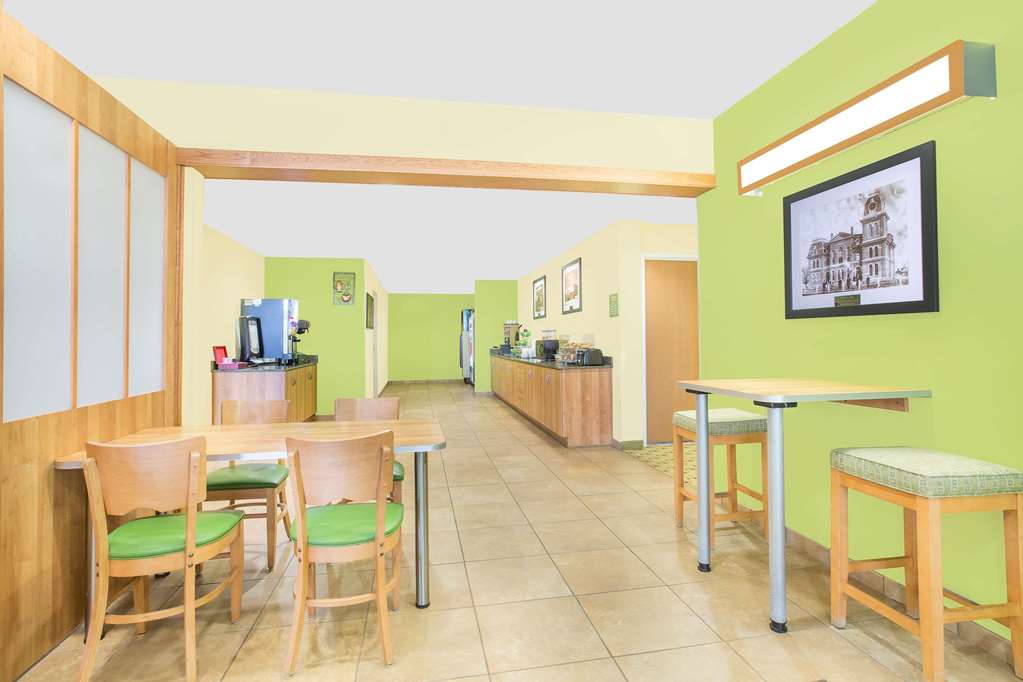 Microtel Inn & Suites by Wyndham Tuscumbia Muscle Shoals - photo 15