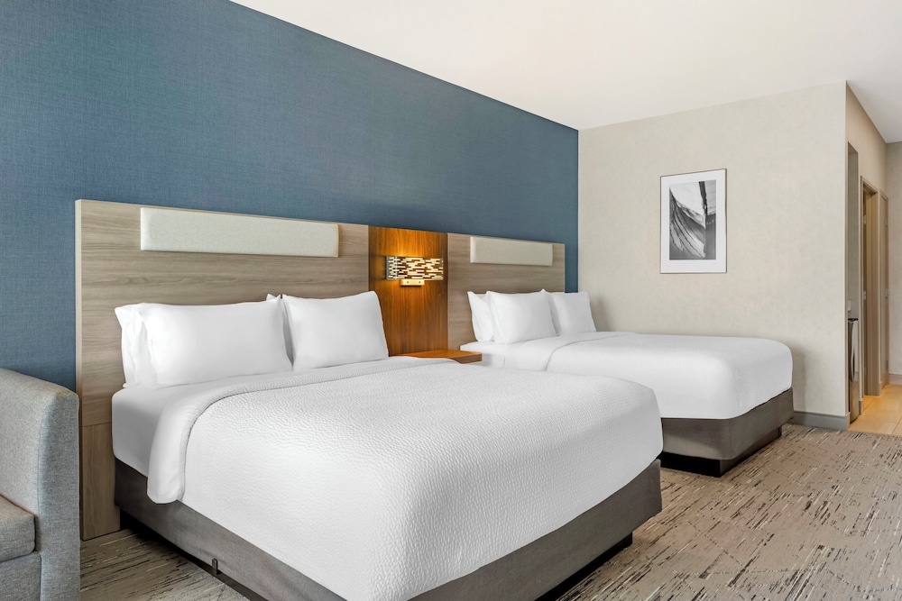 Holiday Inn Express & Suites Astoria by IHG - photo 20