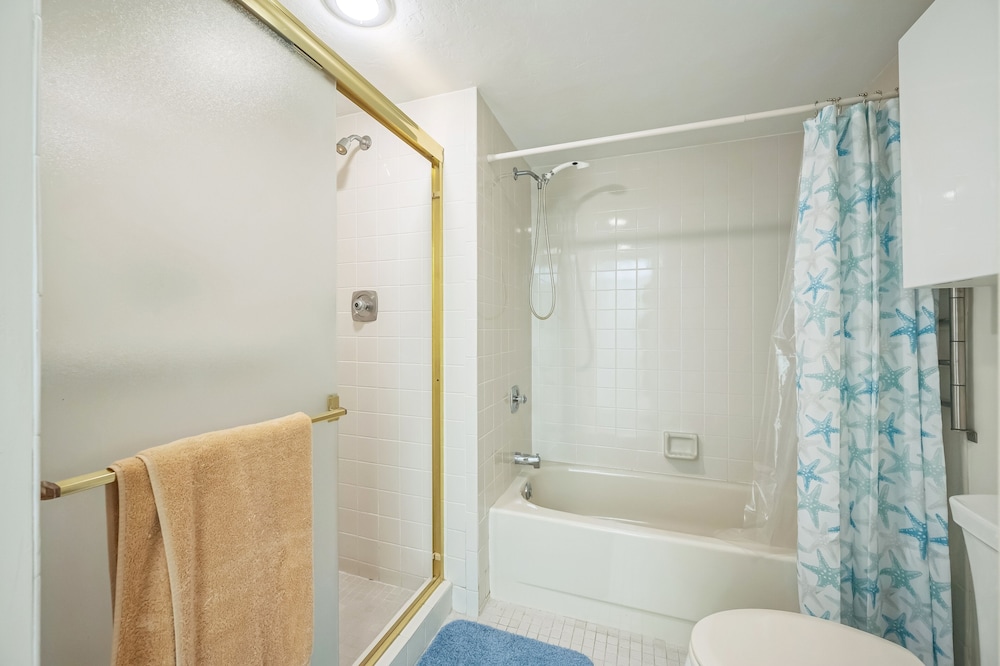 Gulf view Condo With Resort style Amenities 2 Bedroom Condo - photo 22