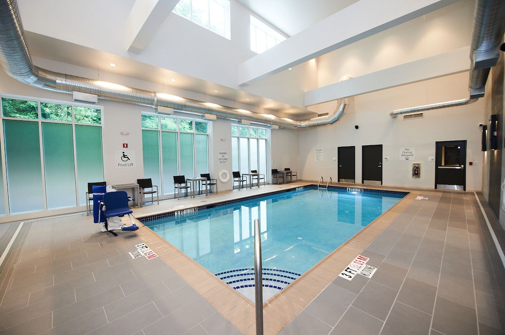 Holiday Inn and Suites Philadelphia W Drexel Hill - photo 56