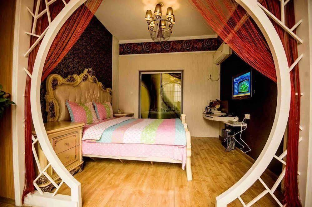 Jintanzi Hotel - carbon neutral hotel in Fenghuang