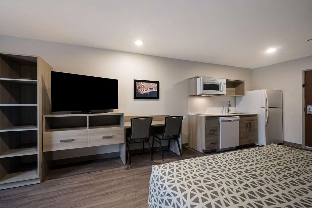 WoodSpring Suites Wixom Novi - photo 20