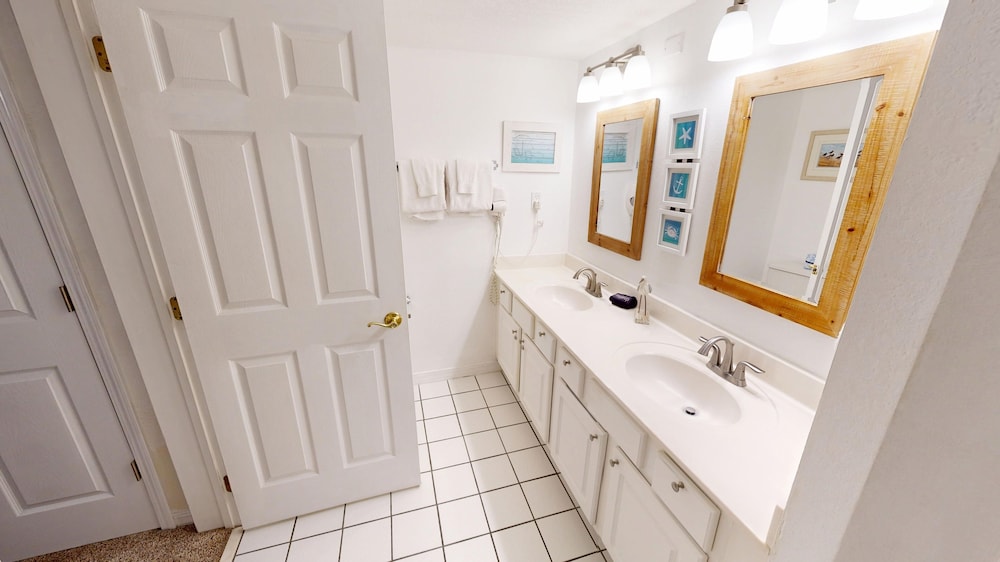 Islander Beach Resort 2005 2 Bedrooms 2 Bathrooms Condo - photo 21