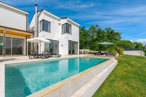 Villa Sunset — 4-Star Luxury Hotel in Porec, Croatia
