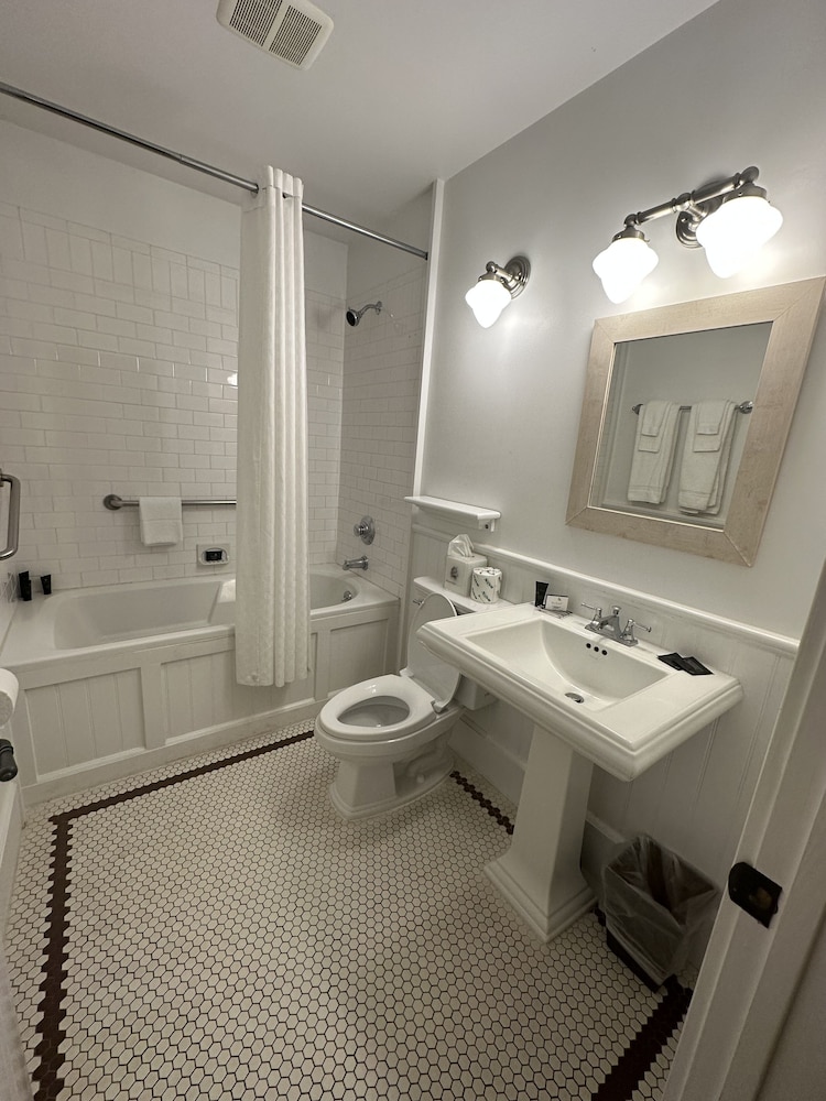 Buttermilk Falls Inn - photo 21