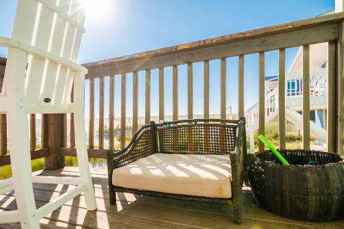Moon Struck by Oak Island Accommodations - photo 22