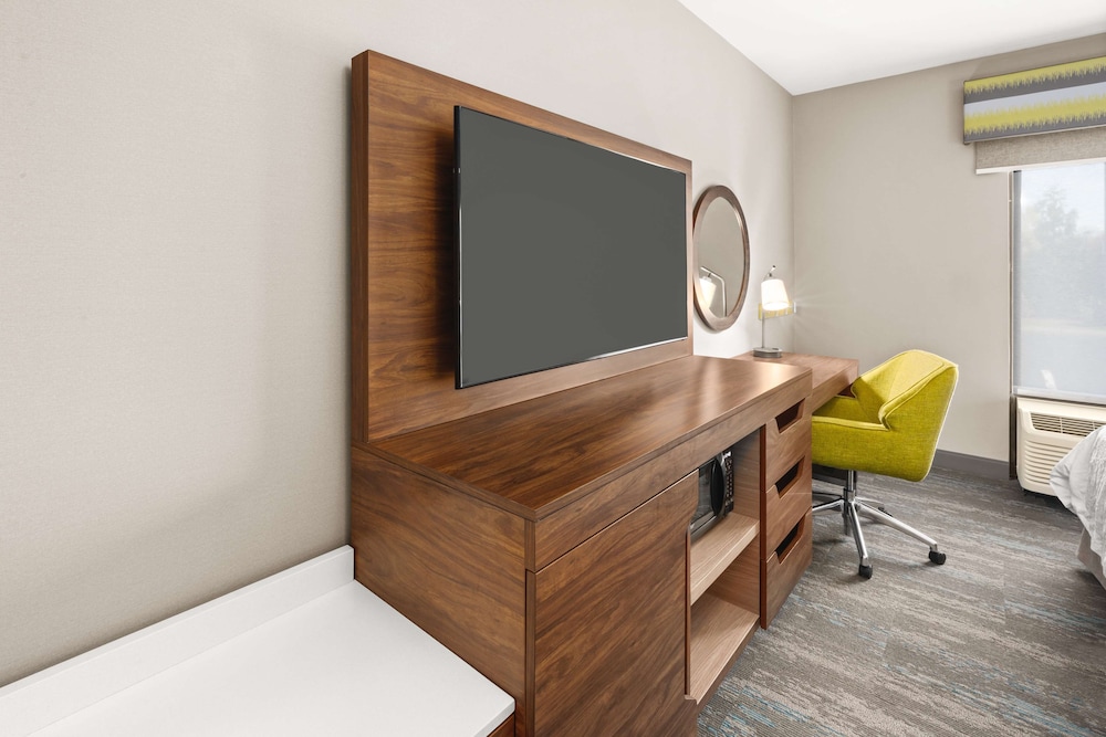 Hampton Inn Seekonk - photo 16