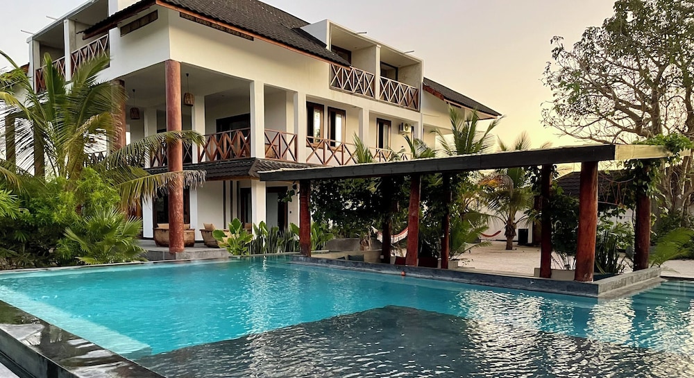 Baobab Bungalows — 4-Star Luxury Hotel in Zanzibar, Tanzania