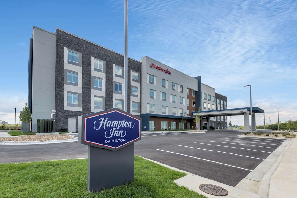Hampton Inn by Hilton Kansas City Southeast - photo 35