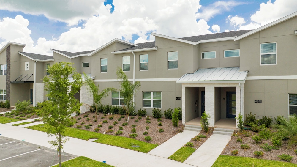 Gorgeous 4 Bd Close to Disney w Pool Storey Lake Resort 4243 - photo 2