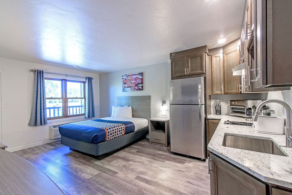 The Gunnison Inn at Dos Rios Golf Course - photo 22
