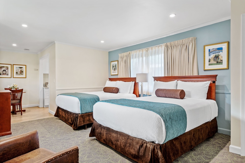 Inn By The Harbor - photo 8