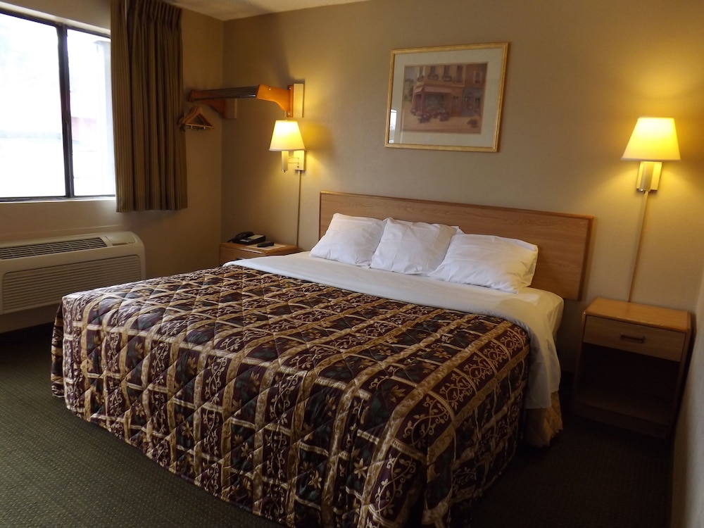 Executive Inn by OYO Kilgore North - photo 6