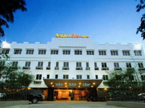 Zen Rooms Near Nagoya Square — Batam