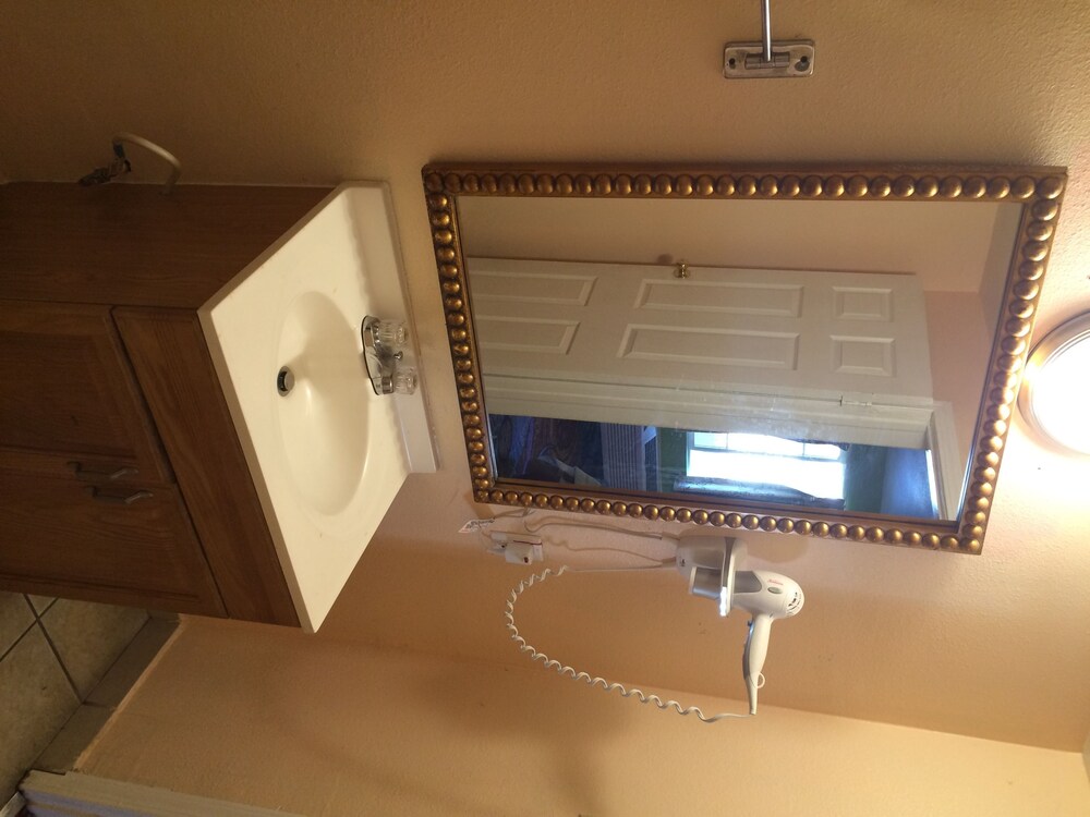 Long Beach Motel - photo 22