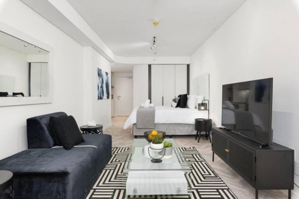 City Centre Studio with Patio — 4-Star Luxury Hotel in Cape Town, South Africa