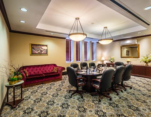 Avenue Plaza Hotel - photo 9