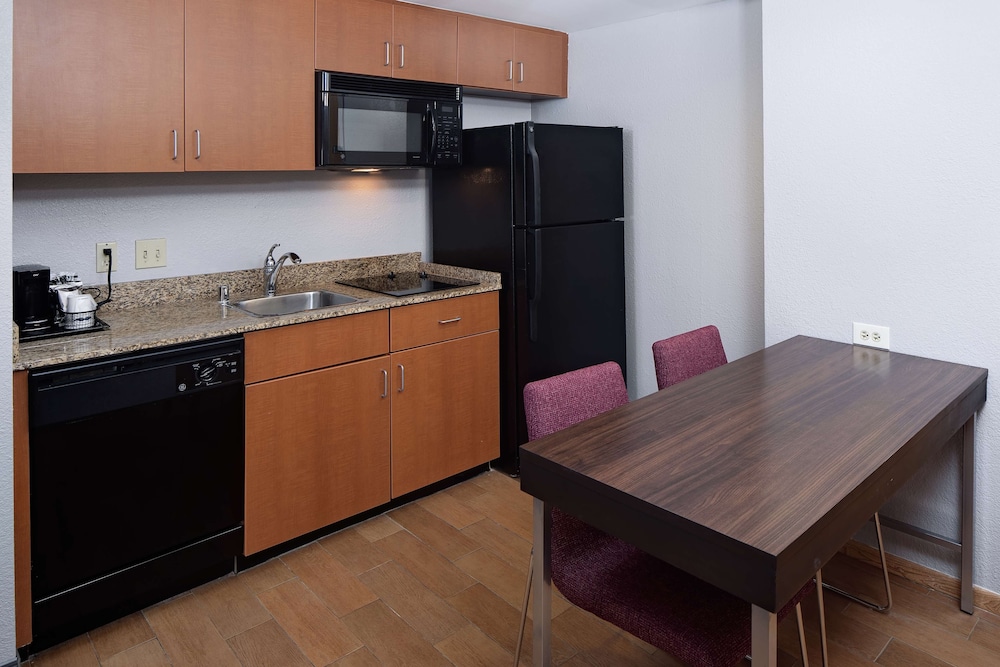 Hampton Inn & Suites Houston Medical Center NRG Park - photo 17