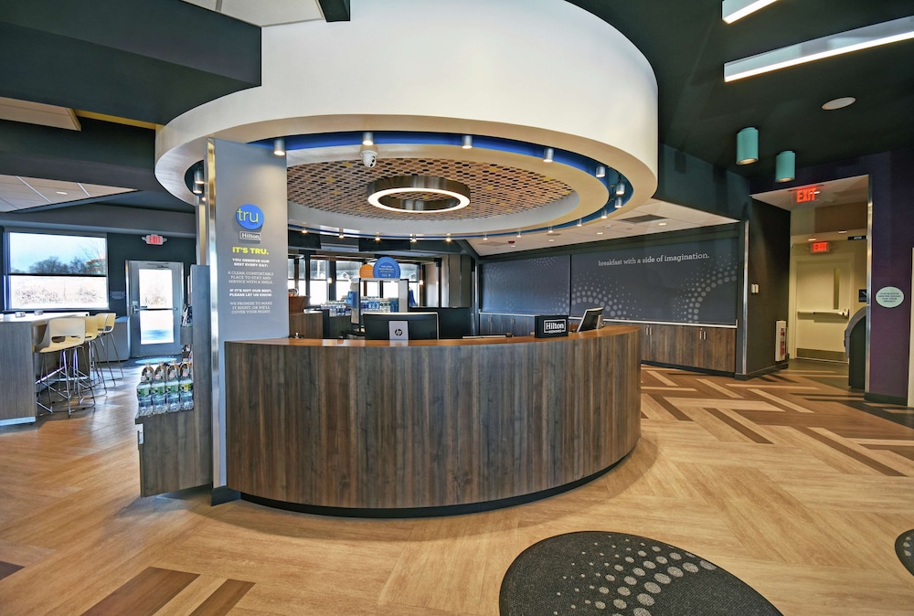 Tru by Hilton Portland Airport Area - photo 5