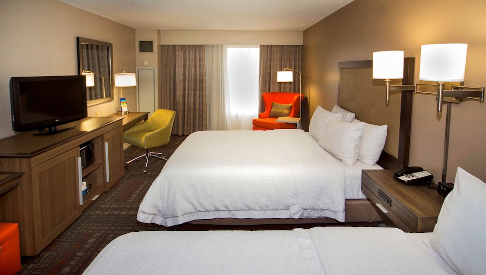 Hampton Inn & Suites Valdosta Conference Center - photo 30
