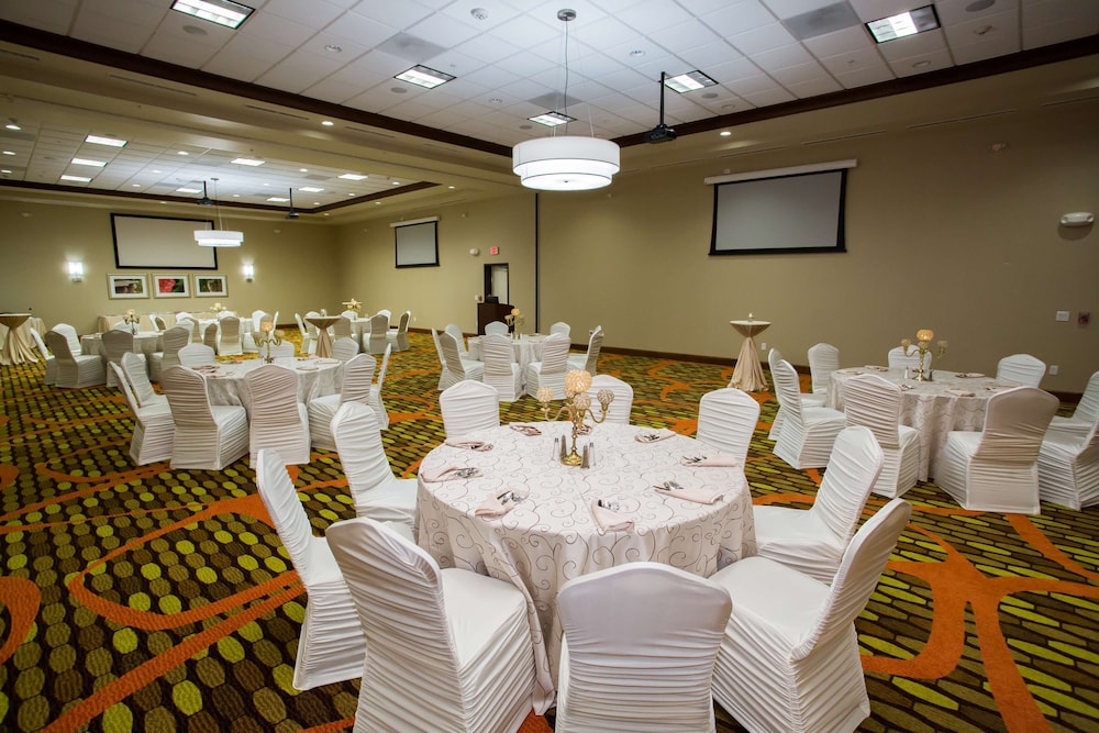 Hilton Garden Inn Cincinnati West Chester - photo 32
